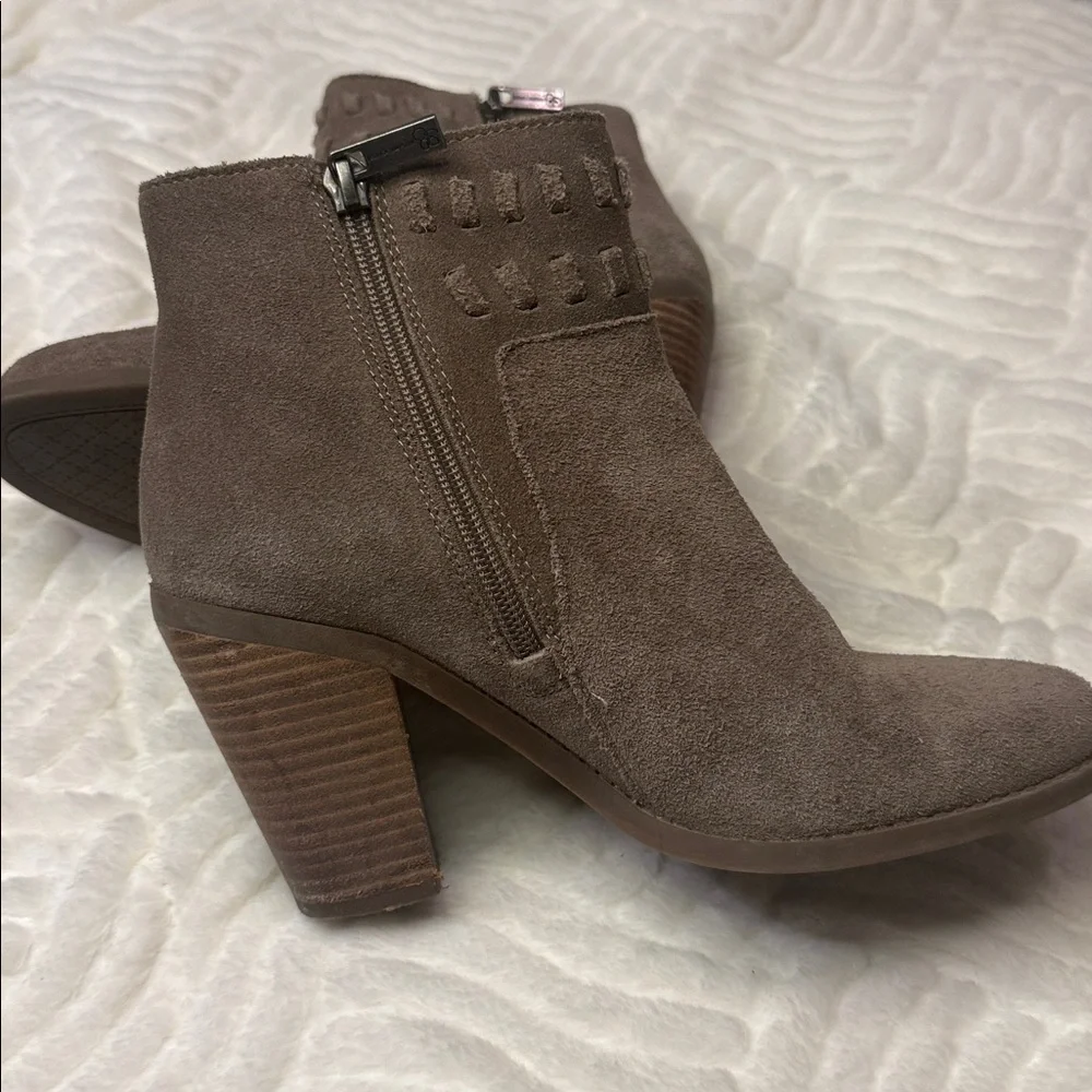Sold Jessica Simpson Taupe Suede Ankle Booties size 6 - Picture 8 of 8